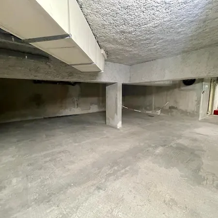 Beautiful Center Terrace Parking