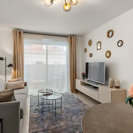 아파트 Beautiful Center Terrace Parking *