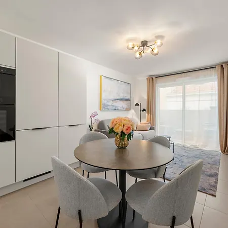 Beautiful Center Terrace Parking