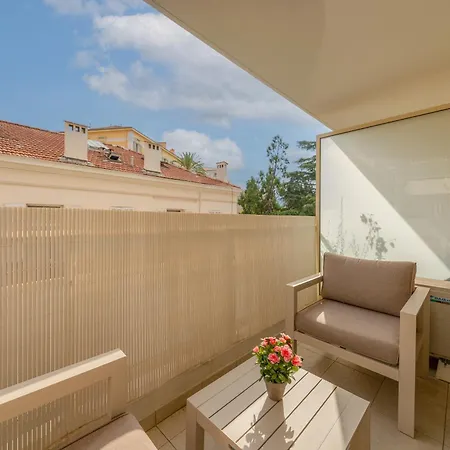 Beautiful Center Terrace Parking