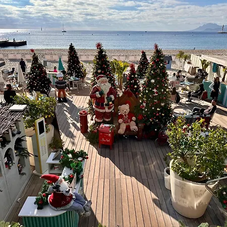 Beautiful Center Terrace Parking