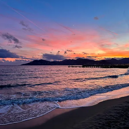 Beautiful Center Terrace Parking 아파트 칸느