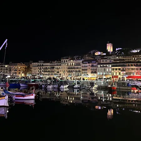 Beautiful Center Terrace Parking 칸느