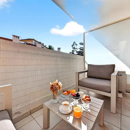 Beautiful Center Terrace Parking Apartment Cannes